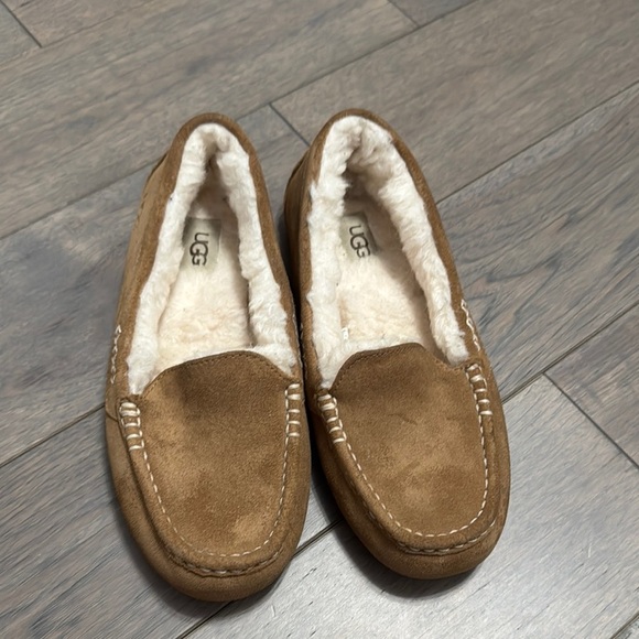 UGG Brown Suede Moccasin Slippers Size 7 - Picture 1 of 7